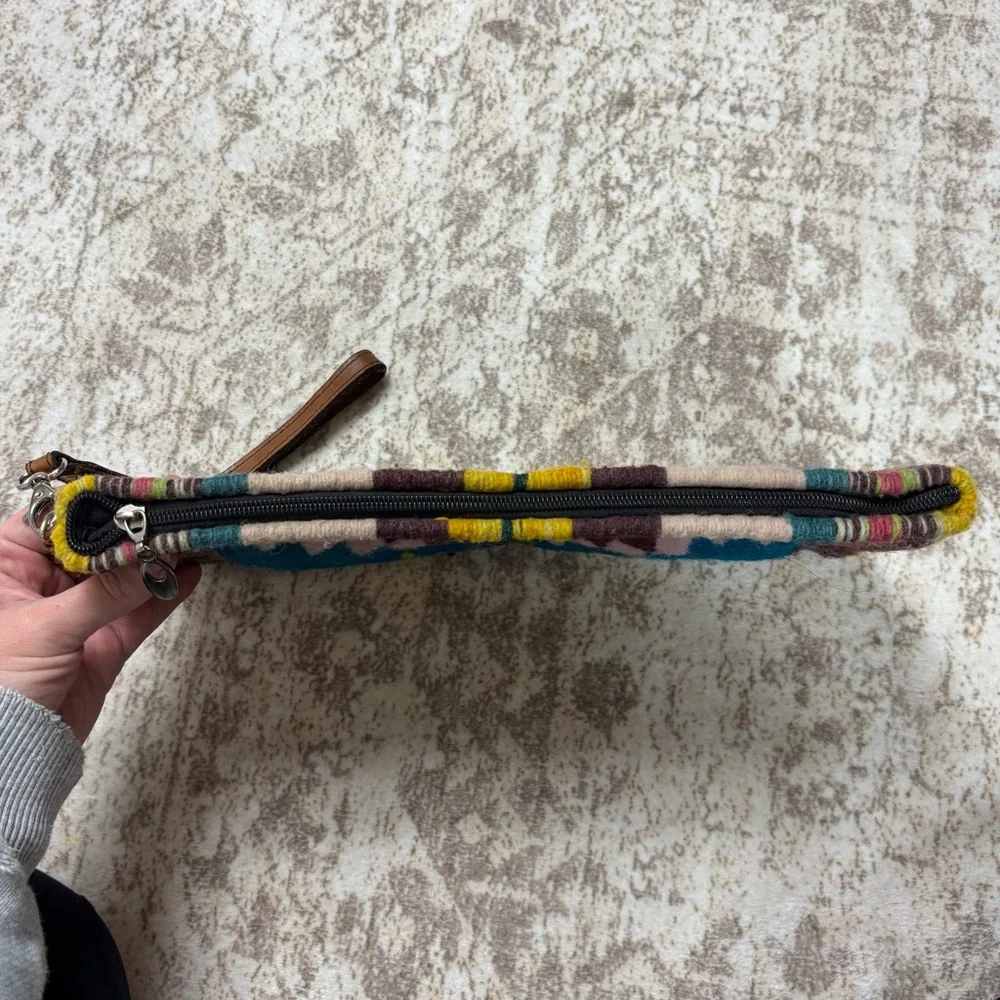 Southwest Woven‎ Print Wristlet Clutch
